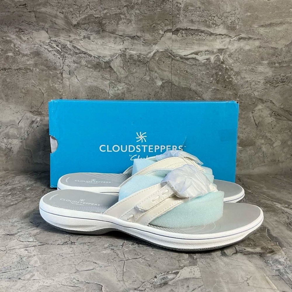 Women's Breeze Opal Cloudsteppers Flip Flop Sandal - Picture 7 of 9